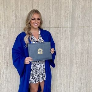 Meet your Posher, Kayla